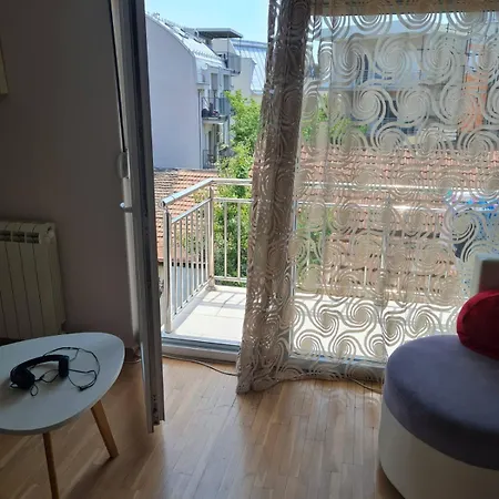 Kutak Na Lekinom Brdu * Belgrado